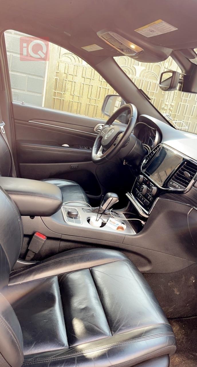 جیپ گراند شیرۆکی